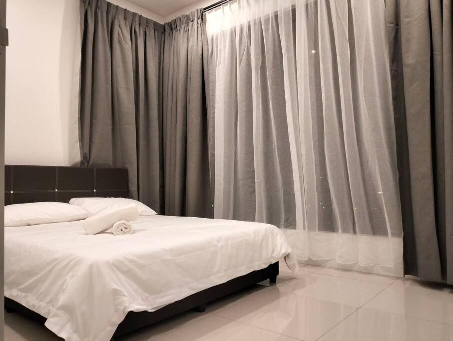 Highpark Suites Kelana Jaya By Kenangan Homes بيتالينغ جايا المظهر الخارجي الصورة