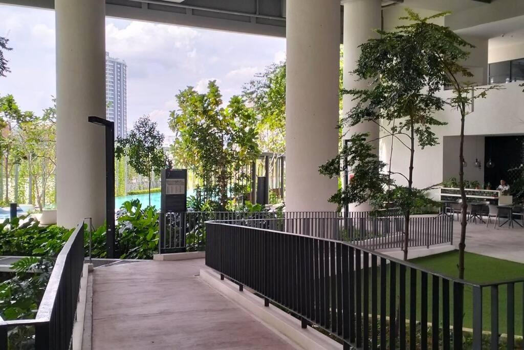 Highpark Suites Kelana Jaya By Kenangan Homes بيتالينغ جايا المظهر الخارجي الصورة
