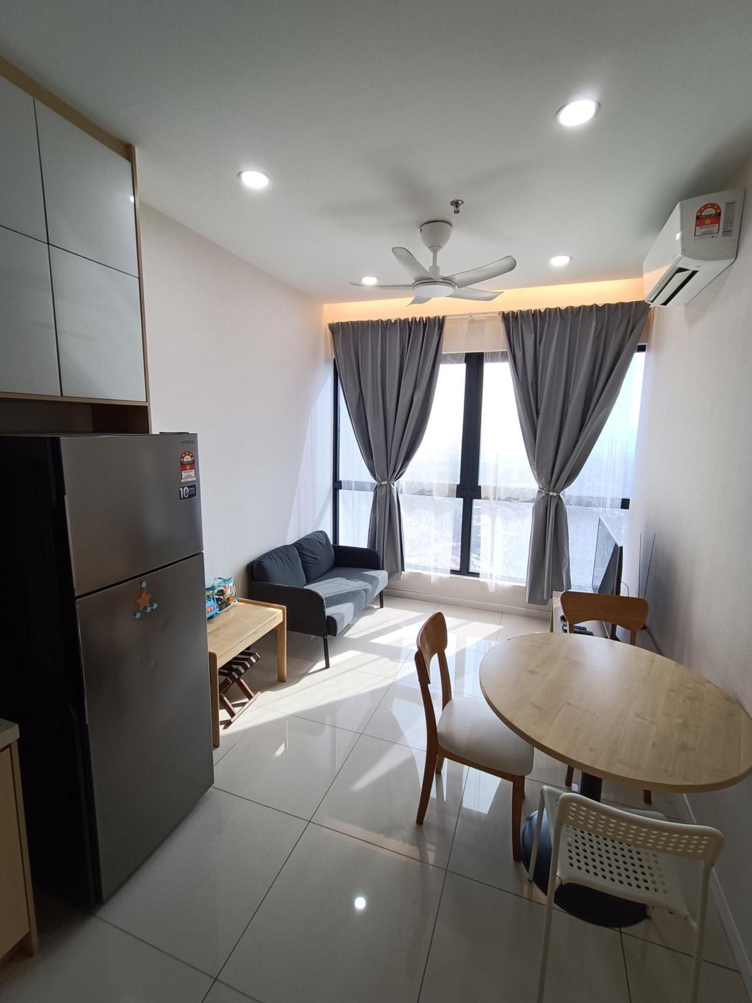 Highpark Suites Kelana Jaya By Kenangan Homes بيتالينغ جايا المظهر الخارجي الصورة