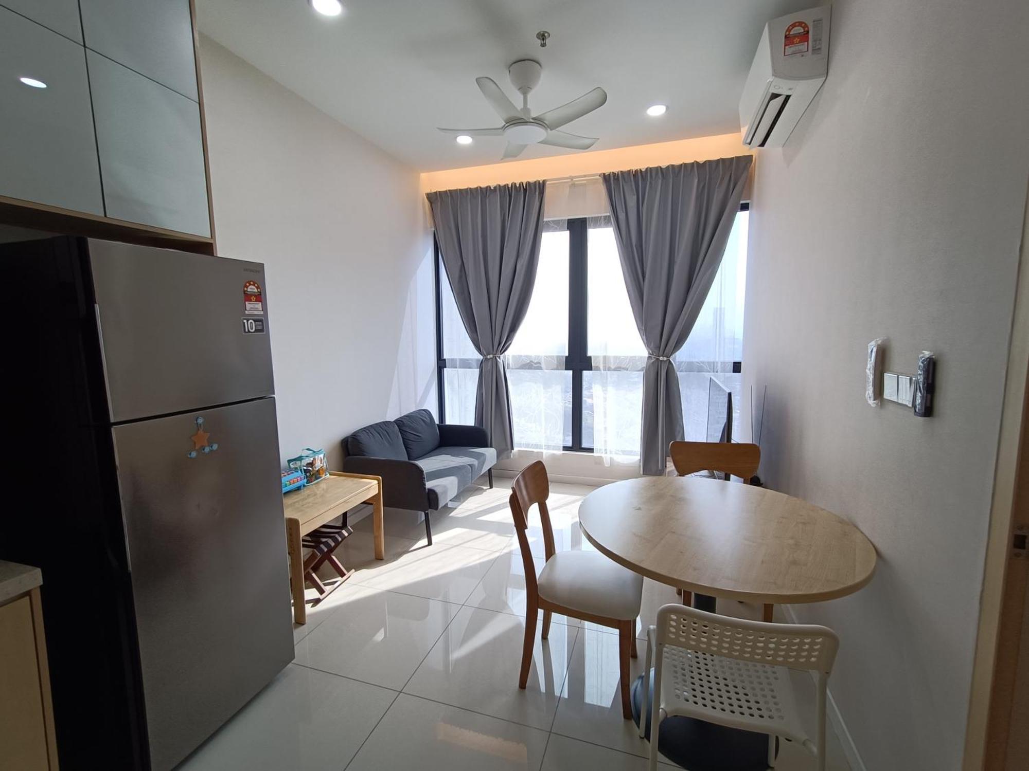 Highpark Suites Kelana Jaya By Kenangan Homes بيتالينغ جايا المظهر الخارجي الصورة